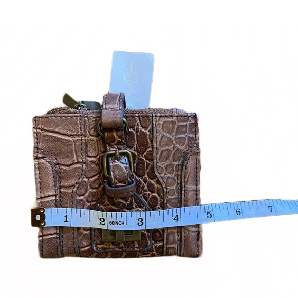 Jessica Simpson Wallet - Picture 3 of 5